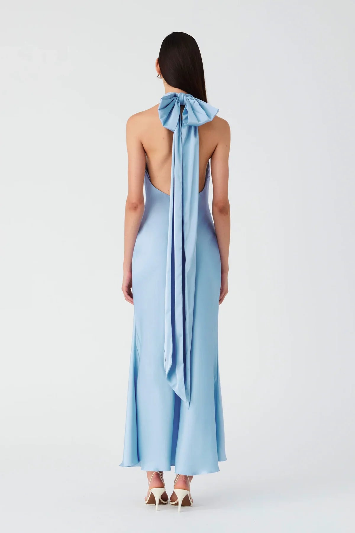 MACARIA - VESTIDO LARGO HALTER DE SATÉN AZUL