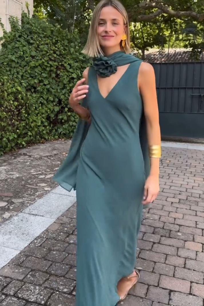 ANGELA - VESTIDO CON CAPITA MULTIPOSICIÓN