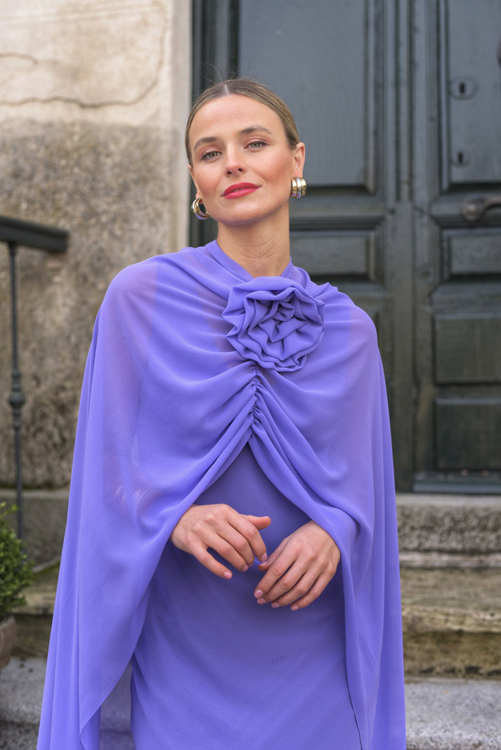 ANGELA - VESTIDO CON CAPITA MULTIPOSICIÓN