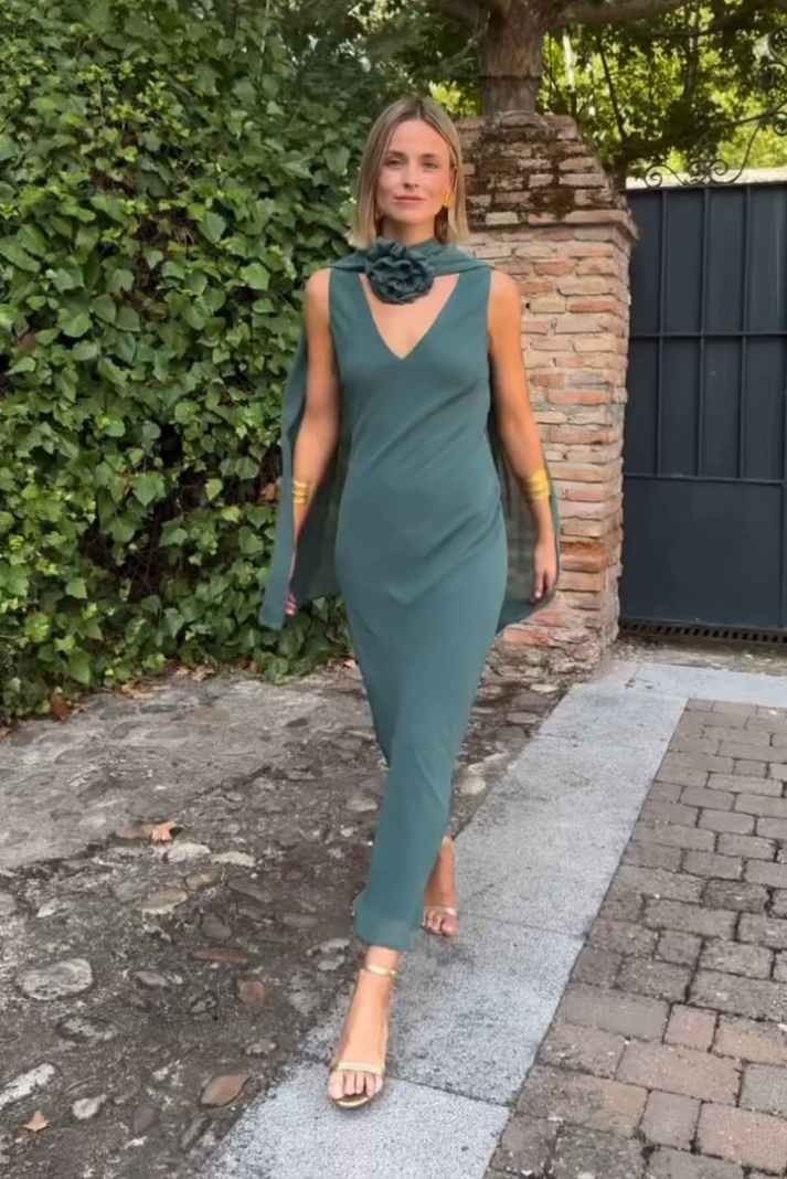 ANGELA - VESTIDO CON CAPITA MULTIPOSICIÓN