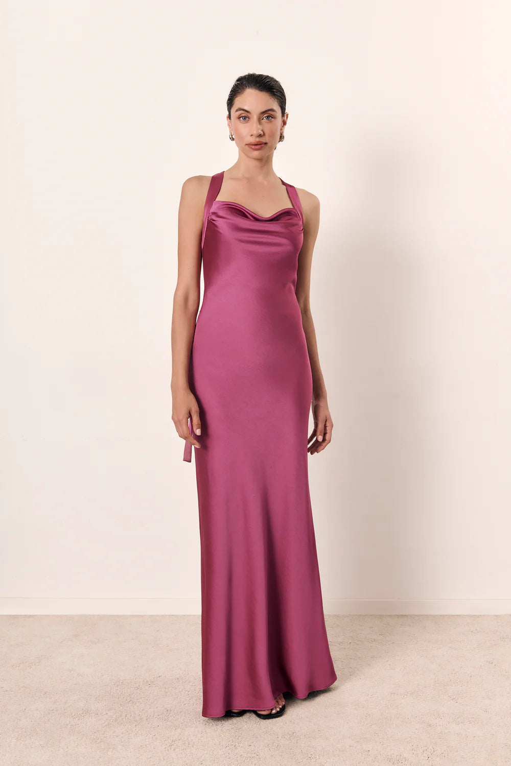 PRISCILA - VESTIDO SATINADO CON ESPALDA CRUZADA