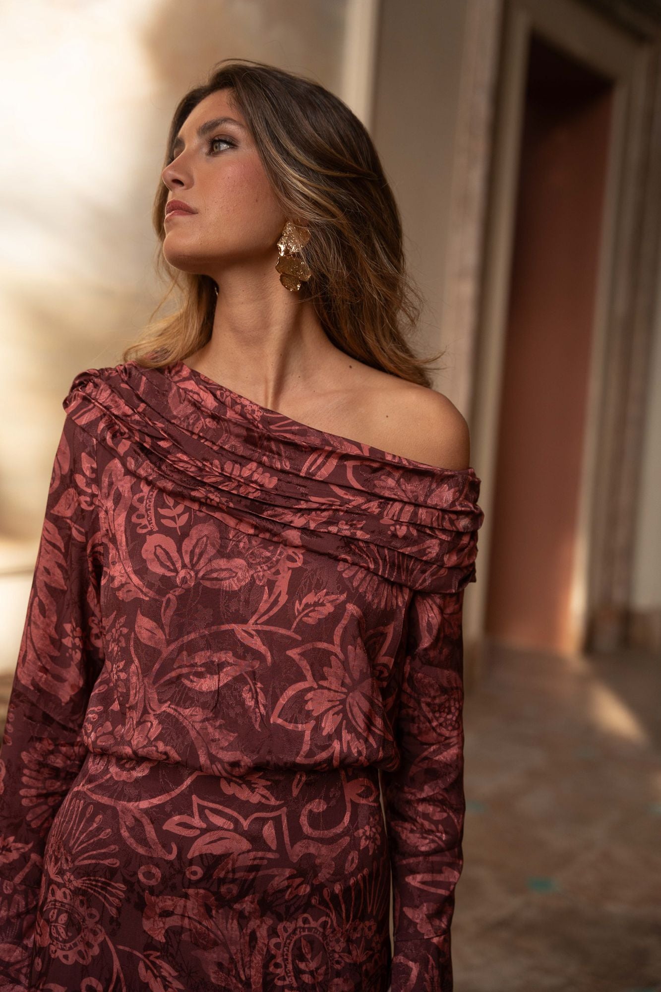 NARCISA - VESTIDO MIDI CON ESCOTE DRAPEADO