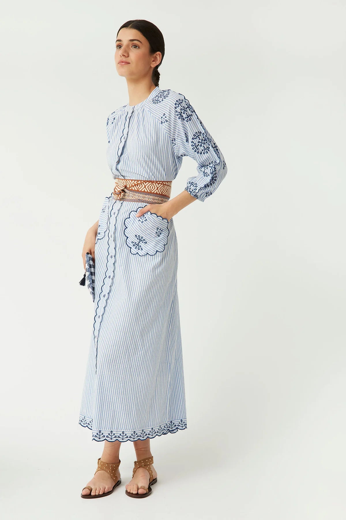 CELESTE - VESTIDO LARGO BORDADO DE RAYAS AZULES