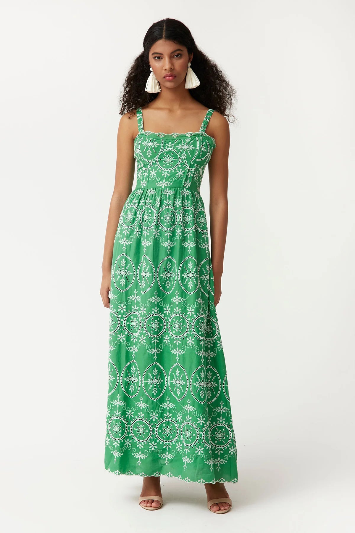 FABIA - VESTIDO VERDE CON BORDADO BLANCO