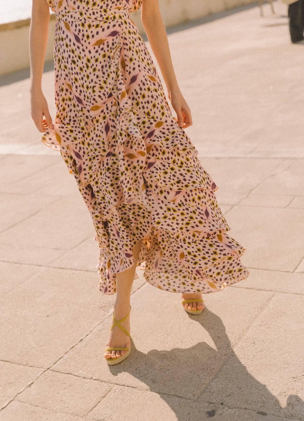 DIONISIA - VESTIDO CON TIRANTES Y VOLANTES