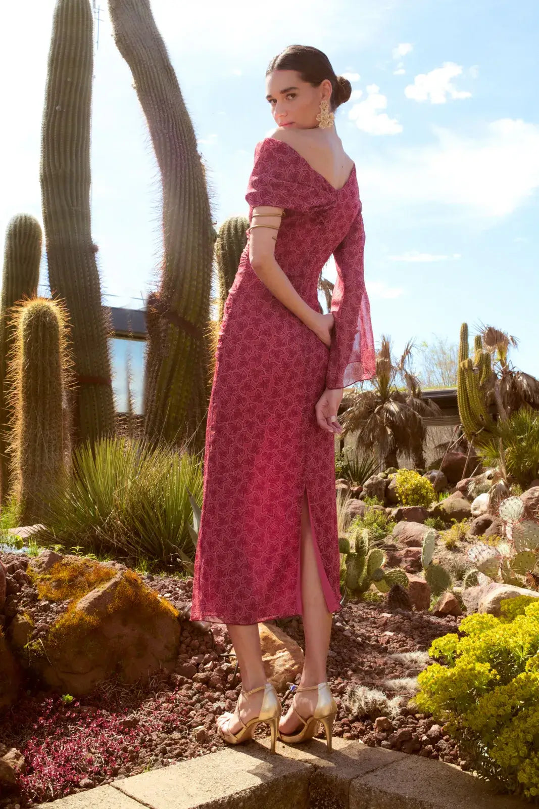 MABEL - VESTIDO MIDI ASIMÉTRICO EN GASA