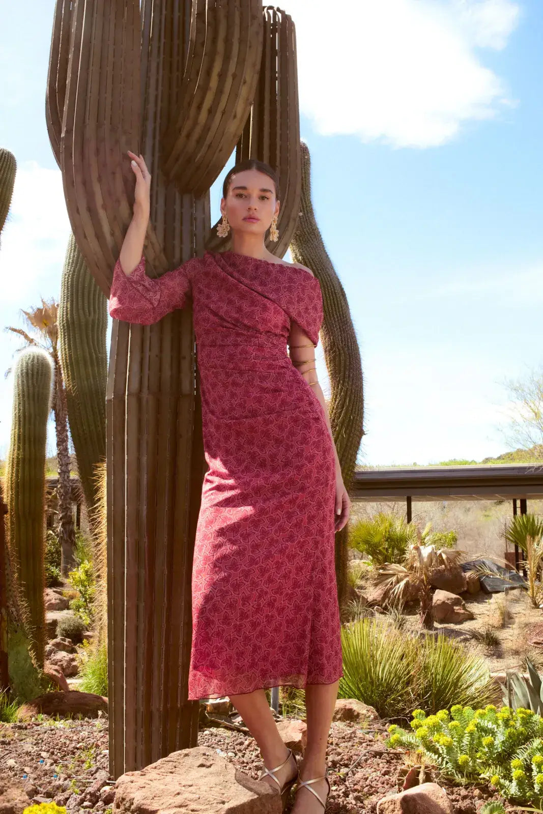 MABEL - VESTIDO MIDI ASIMÉTRICO EN GASA