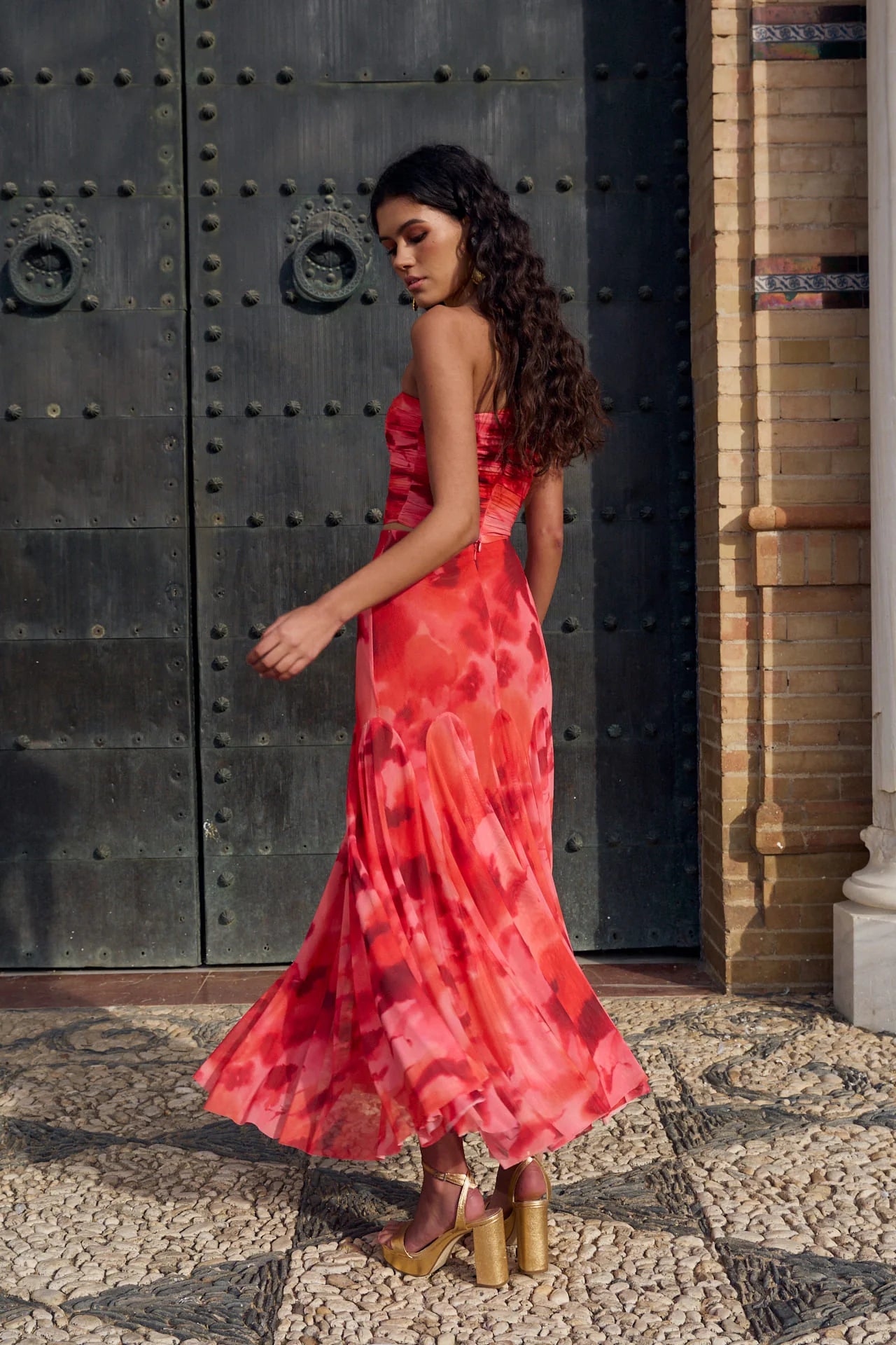 DOROTEA - CONJUNTO DE TOP DRAPEADO Y FALDA FLUIDA