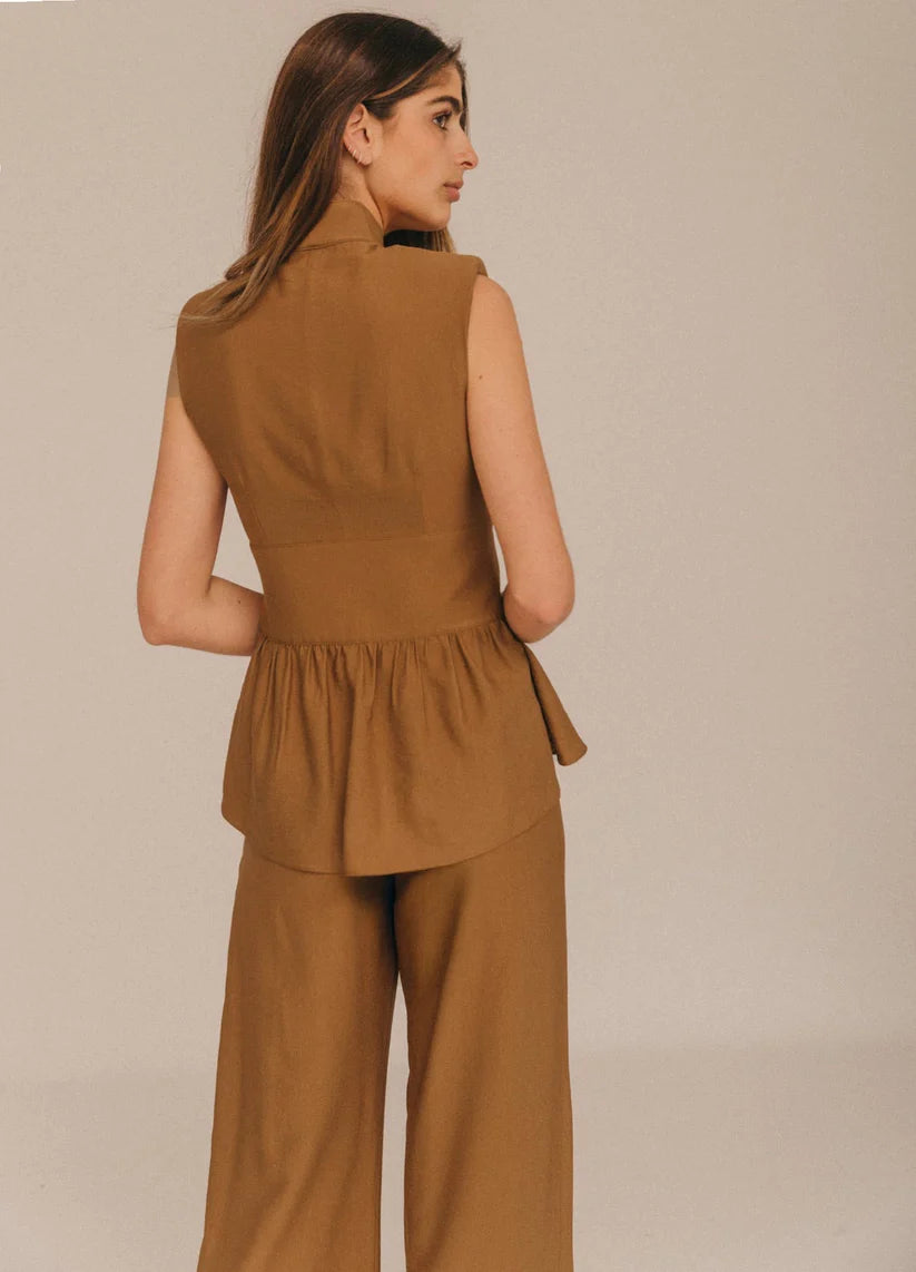 KARELYS - CONJUNTO SIN MANGAS CON PEPLUM