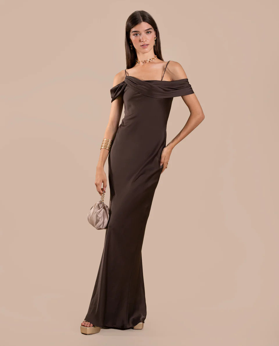 SIRENA - VESTIDO LARGO DE SATÉN CON ESCOTE DRAPEADO