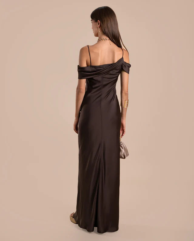 SIRENA - VESTIDO LARGO DE SATÉN CON ESCOTE DRAPEADO