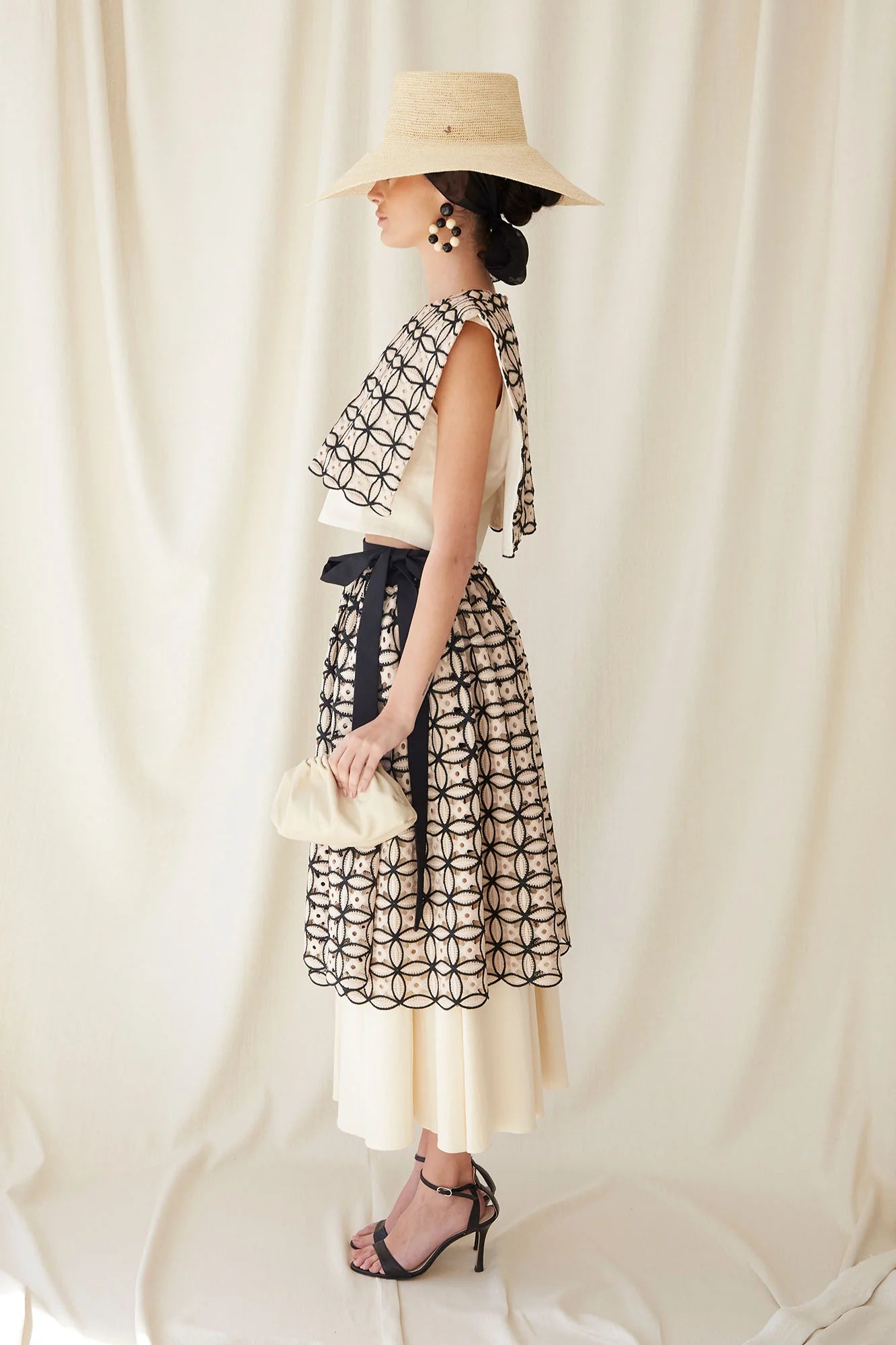 BONET - CONJUNTO TOP Y FALDA