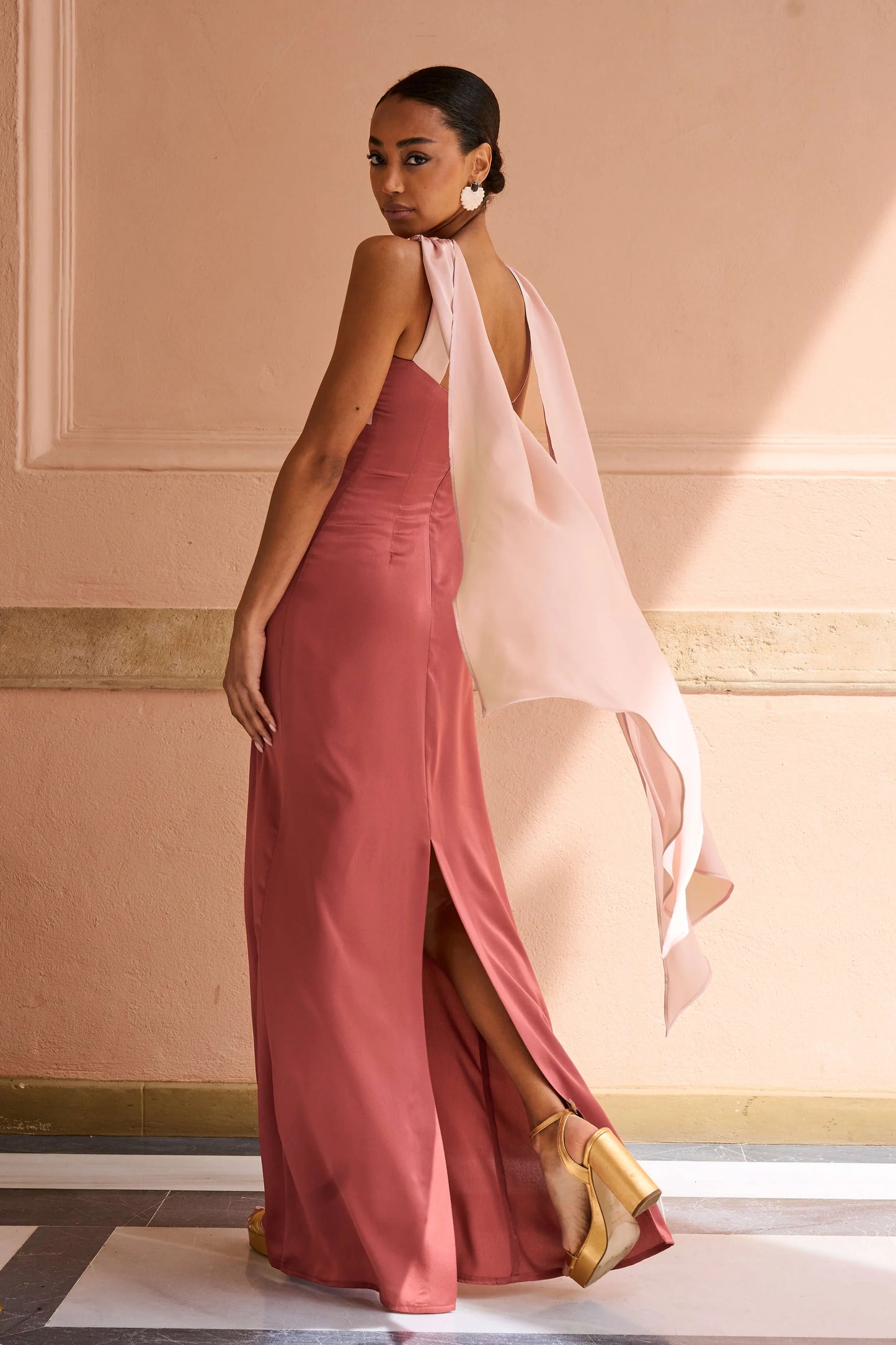 FABIANA - VESTIDO LARGO BICOLOR CON CAPA