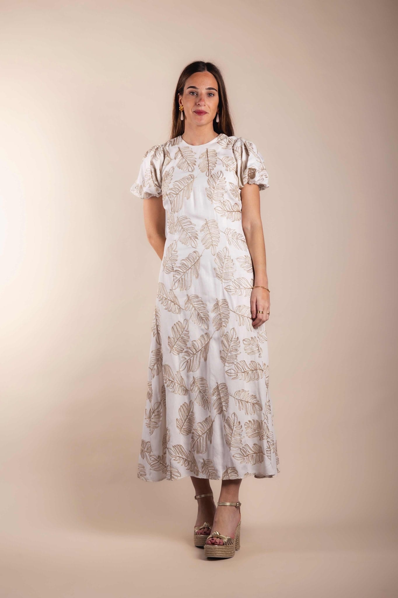 GILDA - VESTIDO BORDADO CON MANGAS ABULLONADAS