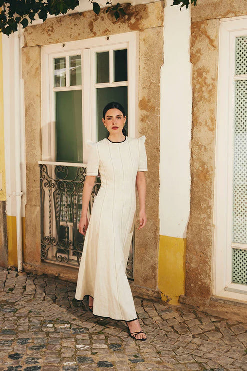 ARYA - VESTIDO DE LINO CON HOMBROS ESTRUCTURADOS