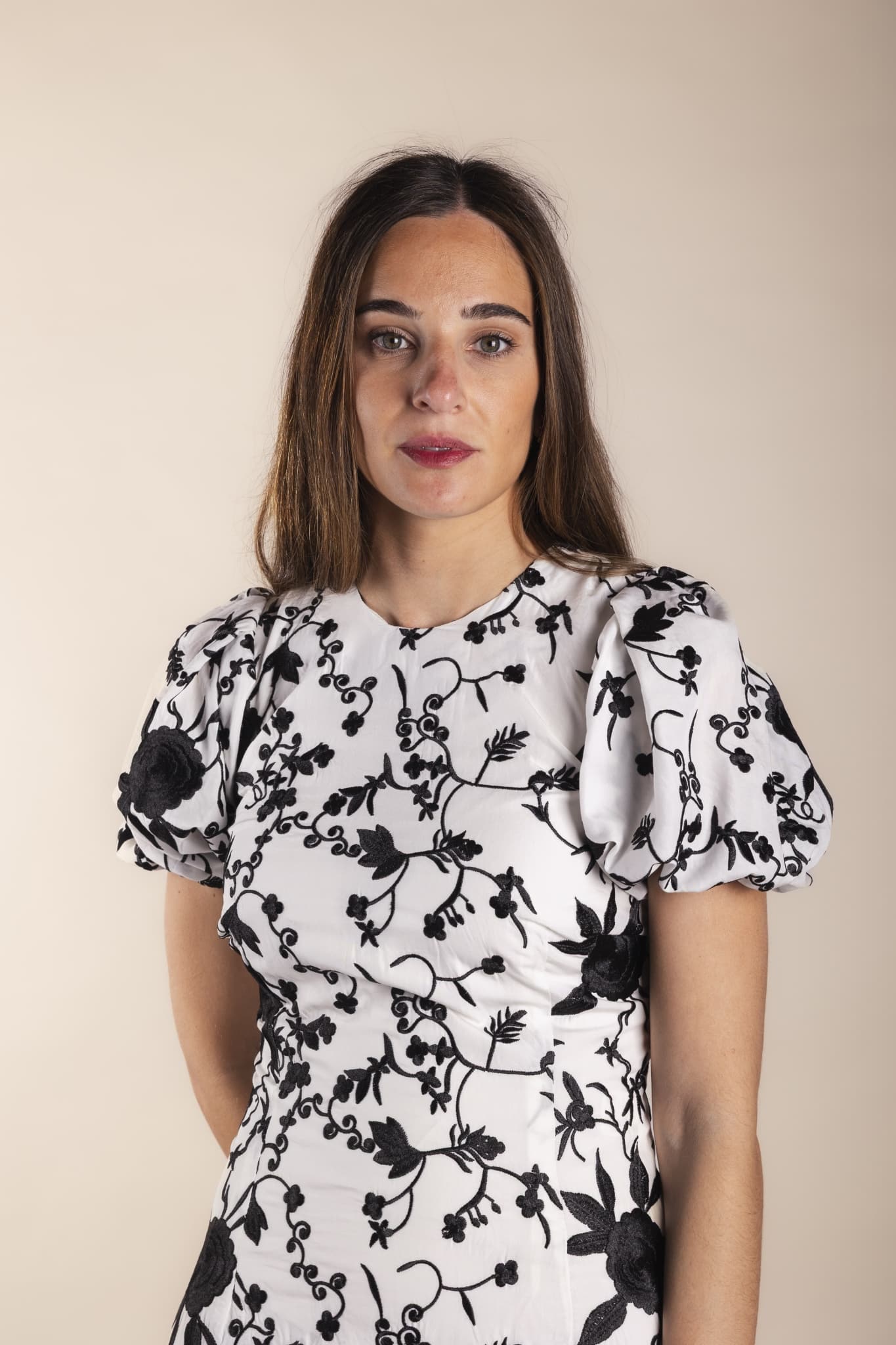 GILDA - VESTIDO BORDADO CON MANGAS ABULLONADAS