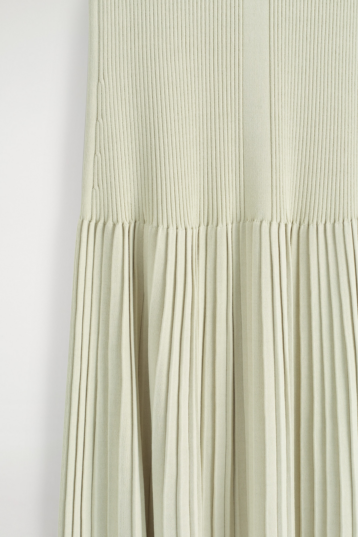 FIORELLA - VESTIDO PLISADO DE CUELLO ALTO