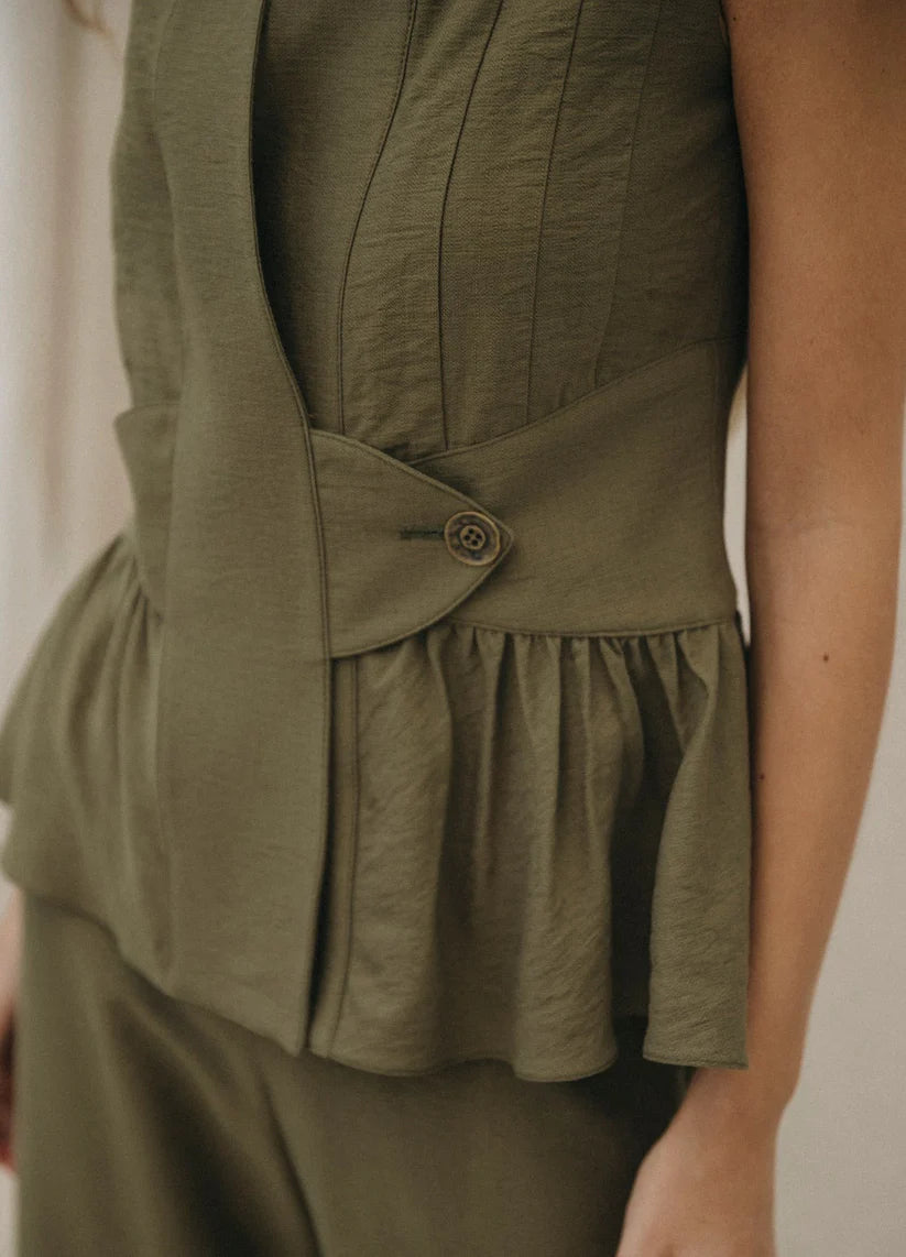 KARELYS - CONJUNTO SIN MANGAS CON PEPLUM