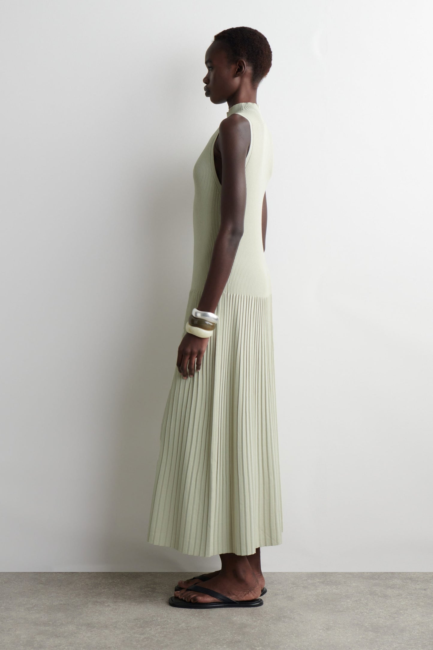 FIORELLA - VESTIDO PLISADO DE CUELLO ALTO