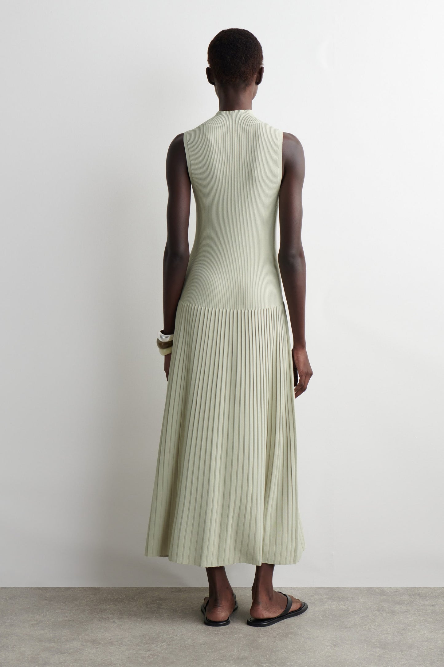 FIORELLA - VESTIDO PLISADO DE CUELLO ALTO