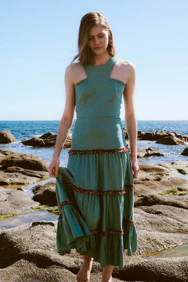 ELIA - VESTIDO MIDI CON ESCOTE HALTER Y VOLANTES