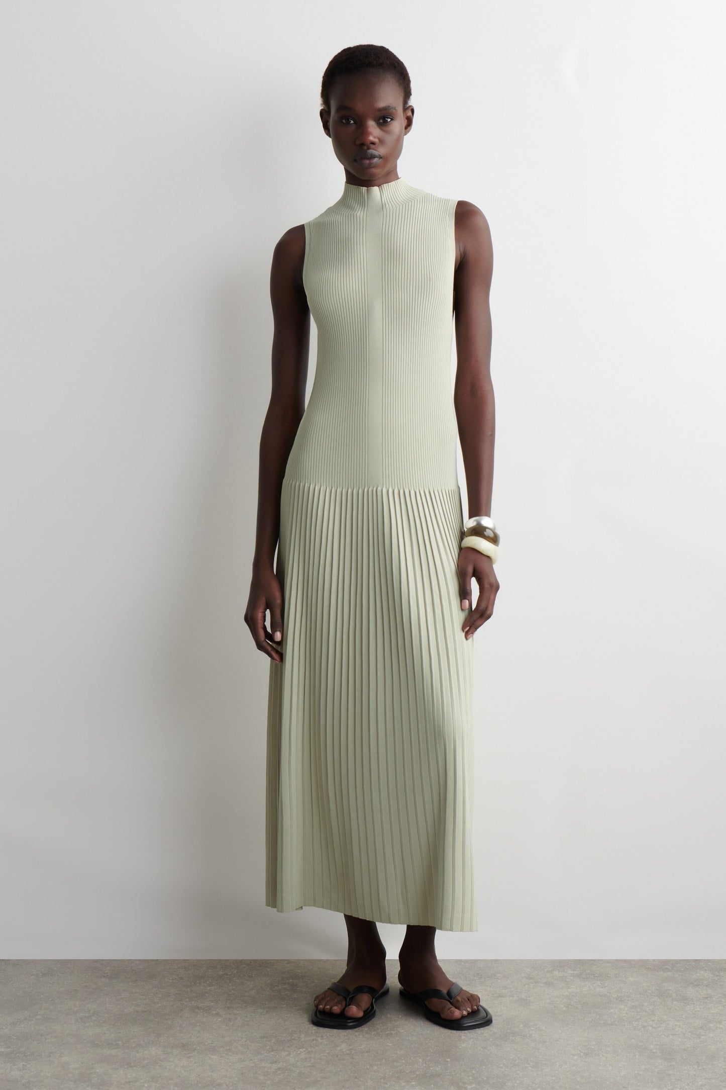 FIORELLA - VESTIDO PLISADO DE CUELLO ALTO